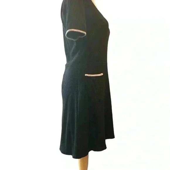 ModCloth Women's Black Dress with White  Trim Size Medium Knee Length - Picture 2 of 3